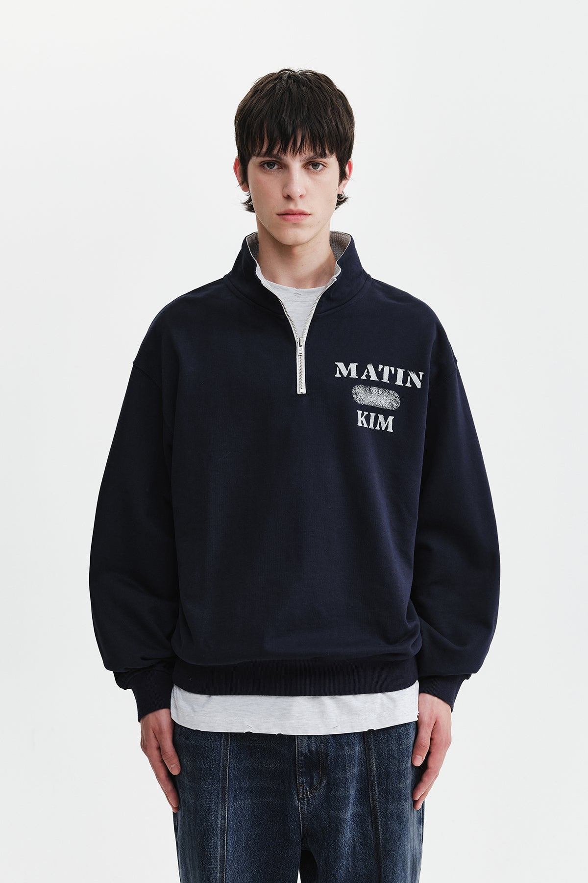 MATIN LOGO QUARTER ZIP UP IN NAVY