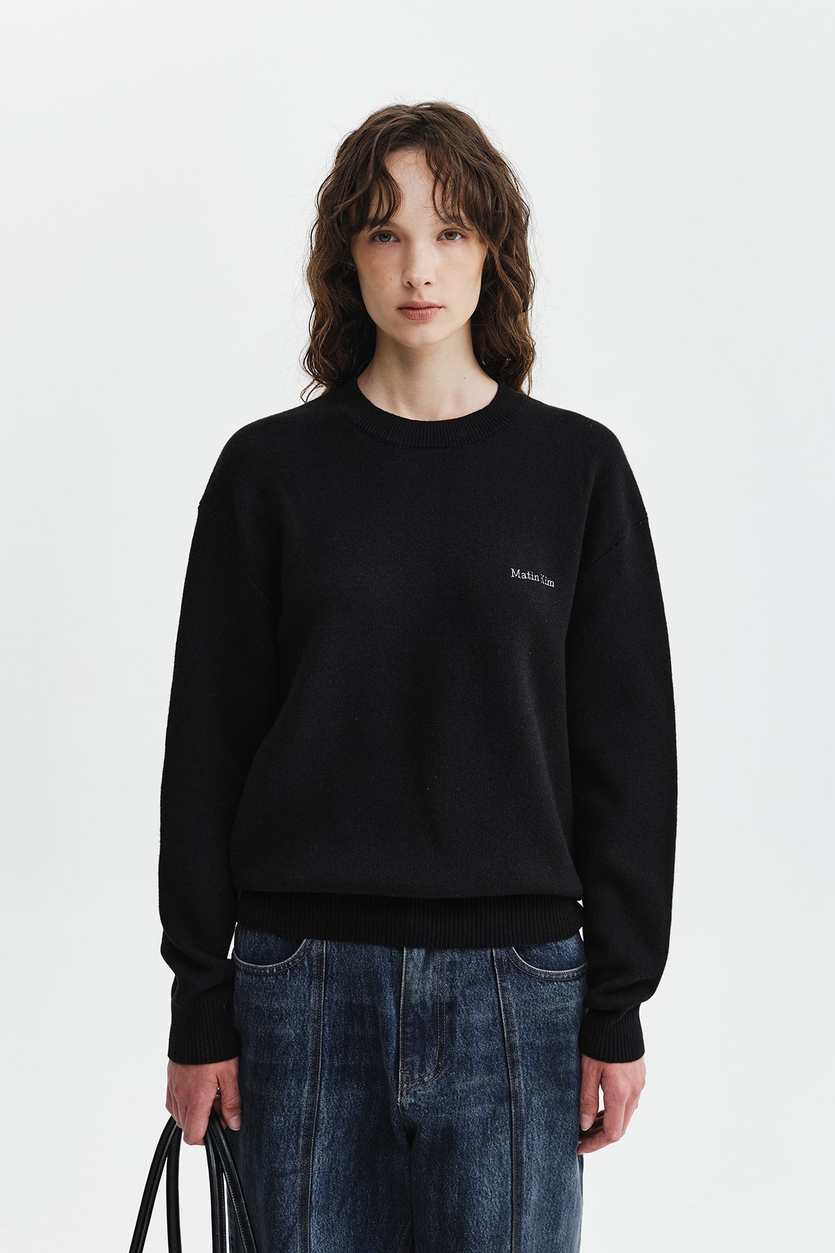 CALLIGRAPHY BACK LOGO KNIT PULLOVER IN BLACK