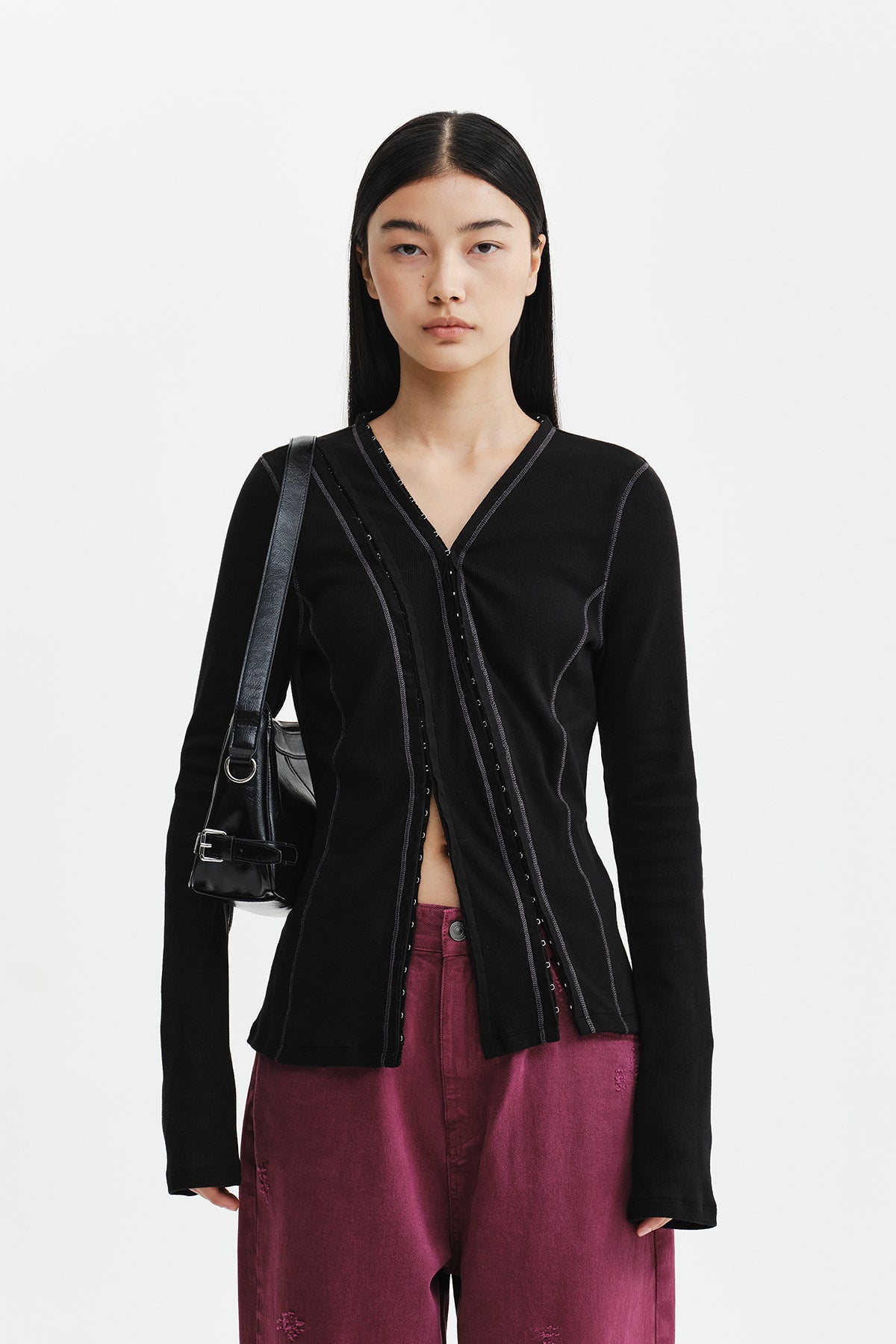MULTI STYLING HOOK DETAIL SLIM TOP IN BLACK