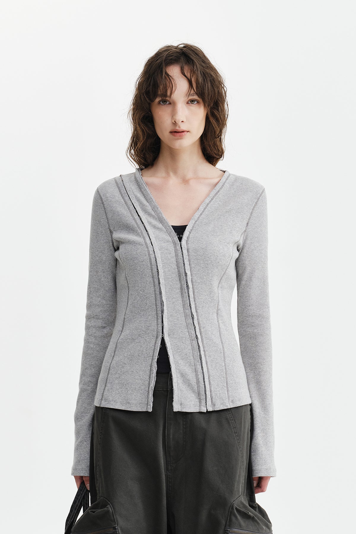 MULTI STYLING HOOK DETAIL SLIM TOP IN GRAY