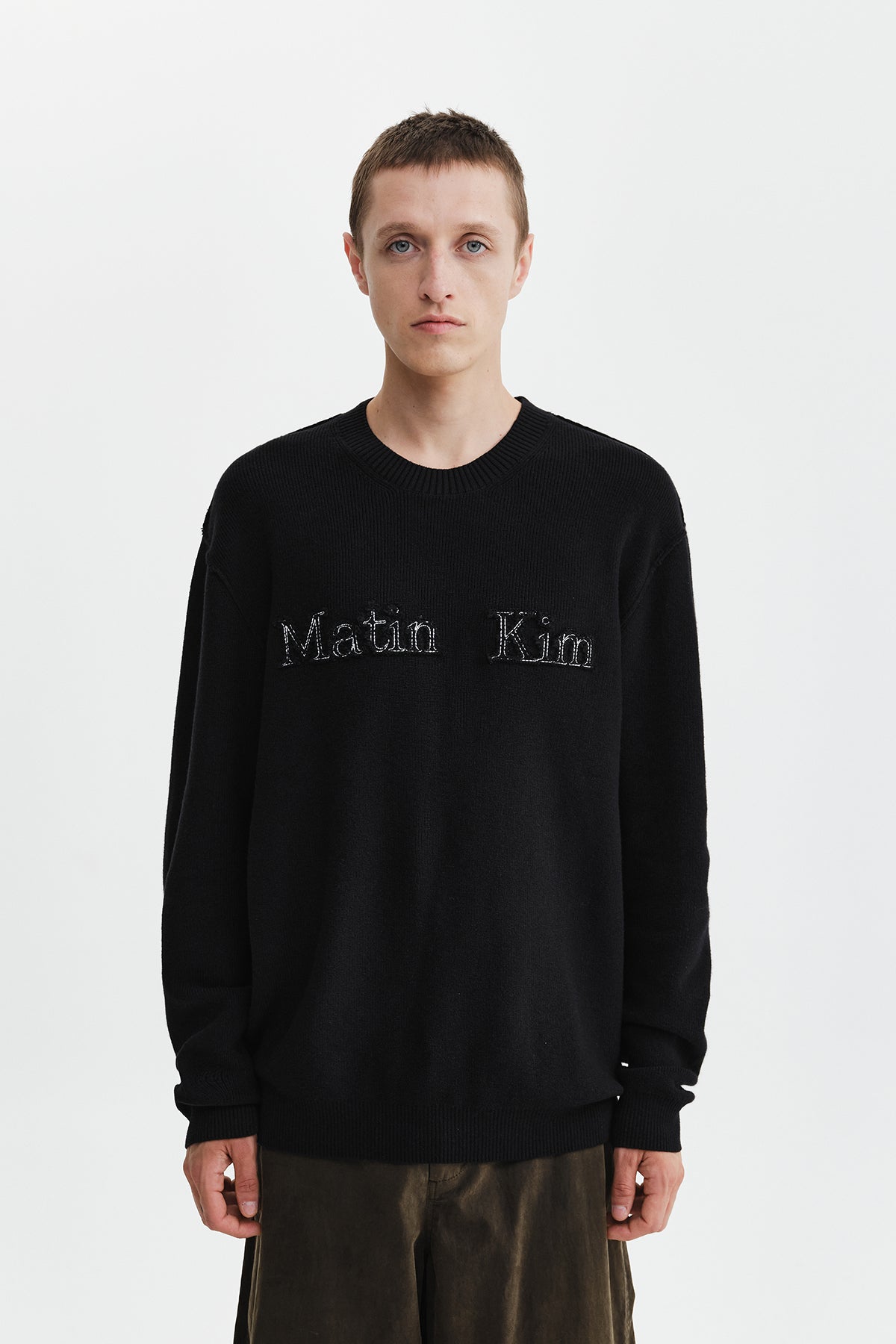 MATIN APPLIQUE LOGO KNIT PULLOVER IN BLACK
