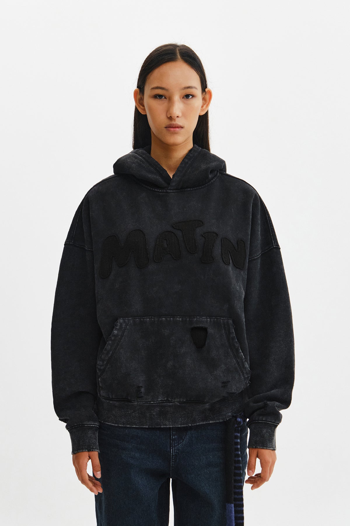 WAFFLE APPLIQUE LOGO HOOD TOP IN CHARCOAL GREY